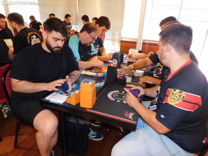 Fotos: 75 jugadores buscan en Soria una plaza para el Campeonato de Europa de Magic
