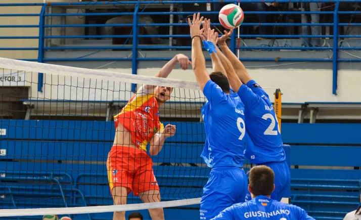 Adrián Olalla, en el equipo ideal de la jornada de Superliga