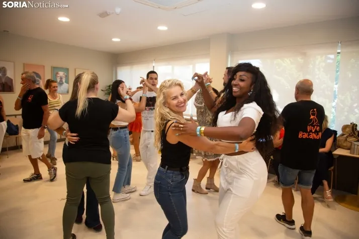 Vermú Salsero de Soria Baila