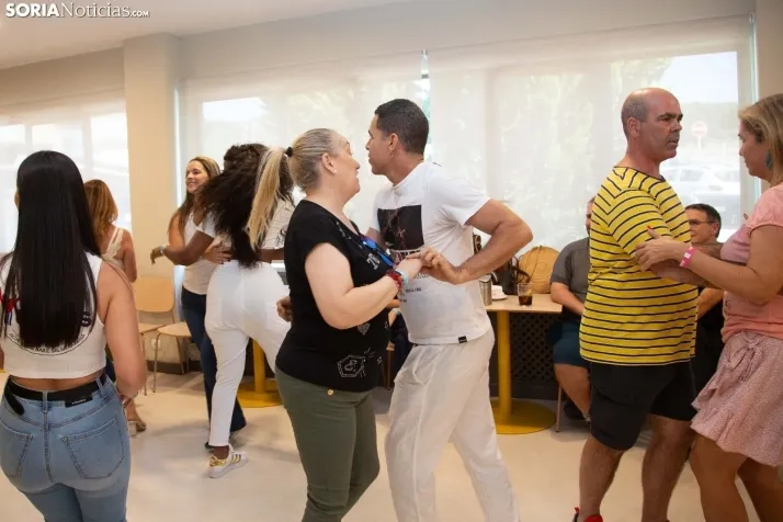 Vermú Salsero de Soria Baila