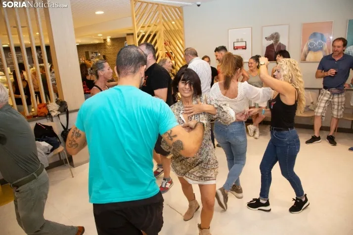 Vermú Salsero de Soria Baila