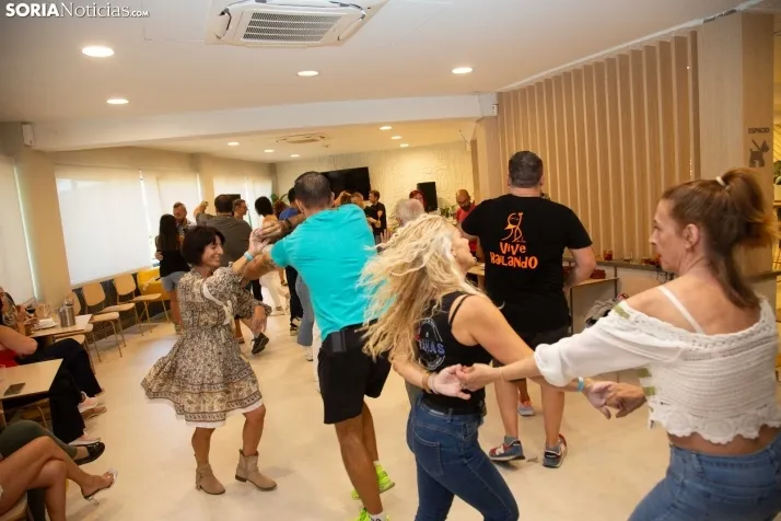 Vermú Salsero de Soria Baila
