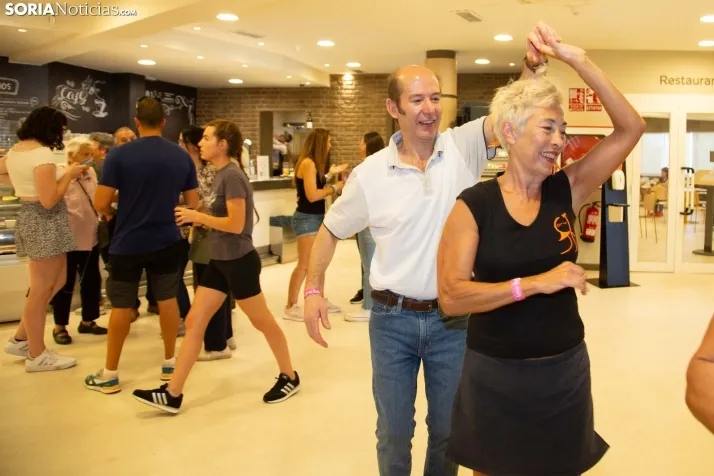 Vermú Salsero de Soria Baila