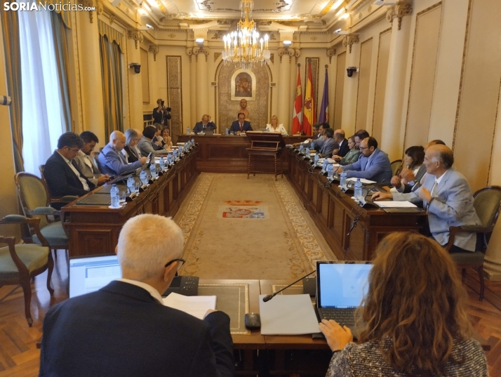 Poco de Soria y mucho de nacional: la amnistía se cuela en el pleno de la Diputación