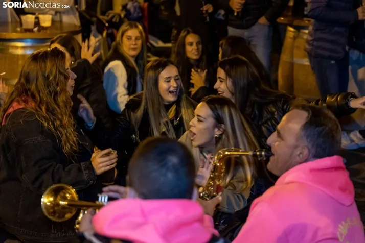 Fotos: Las charangas inundan de buen ambiente El Burgo de Osma