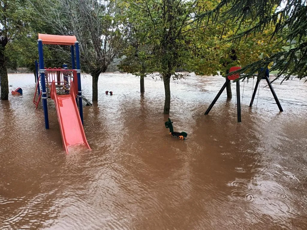 Foto 2 - En im&aacute;genes: El r&iacute;o Duero se desborda a su paso por Salduero