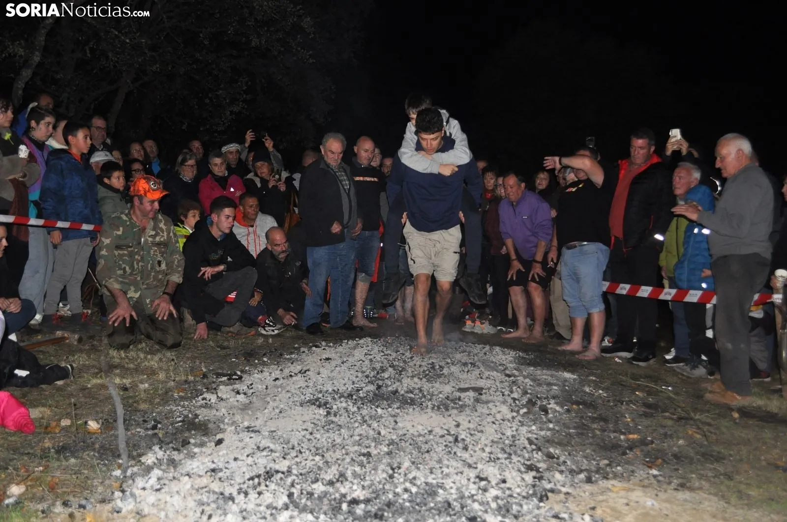 Una imagen de la noche de este martes en Las Cuevas de Soria. 