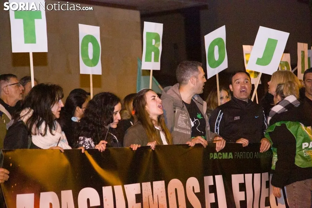 Manifestación de PACMA en contra del Toro Jubilo. /Maria Ferrer