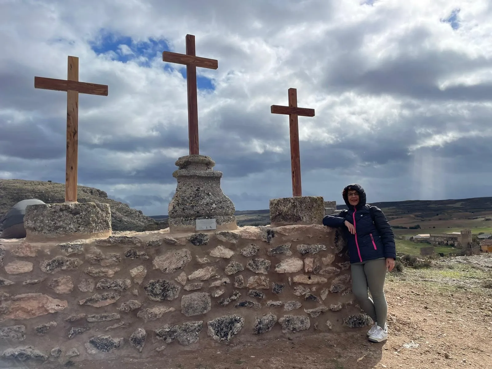 Las 'Tres Cruces' de Berlanga de Duero en su nueva ubicación.