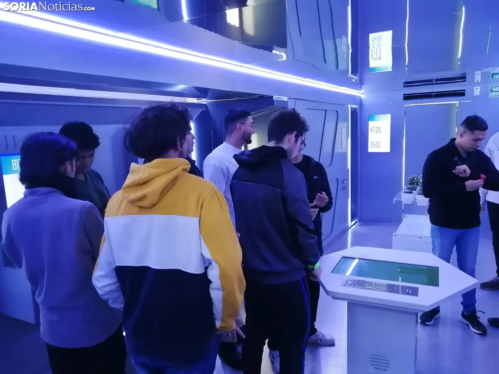Foto 2 - Finanzas en el planeta Marte: as&iacute; es &lsquo;Finexit&rsquo;, el scape room al que se enfrentan 80 alumnos del CIFP Pico Frentes