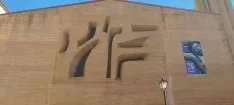 Foto 3 - El cartel del 75 aniversario de las Siete Palabras ya cuelga en la iglesia del Salvador
