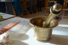 Una imagen de la elaboración del embutido hoy en San Pedro Manrique. /SN