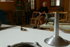Una imagen de la elaboración del embutido hoy en San Pedro Manrique. /SN