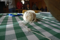 Una imagen de la elaboración del embutido hoy en San Pedro Manrique. /SN