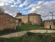 Foto 3 - Indignación social ante la caída de la cubierta de la iglesia románica de La Barbolla