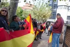 Manifestación de VOX frente a la sede del PSOE de Soria. /SN