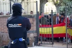 Manifestación de VOX frente a la sede del PSOE de Soria. /SN