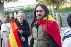 Manifestación de VOX frente a la sede del PSOE de Soria. /SN