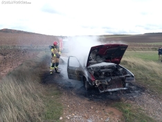 Foto 4 - Arde un vehículo en Nolay