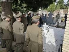 Foto 12 - El cementerio de Soria vive un emotivo acto en memoria de los militares fallecidos en servicio