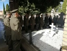 Foto 15 - El cementerio de Soria vive un emotivo acto en memoria de los militares fallecidos en servicio