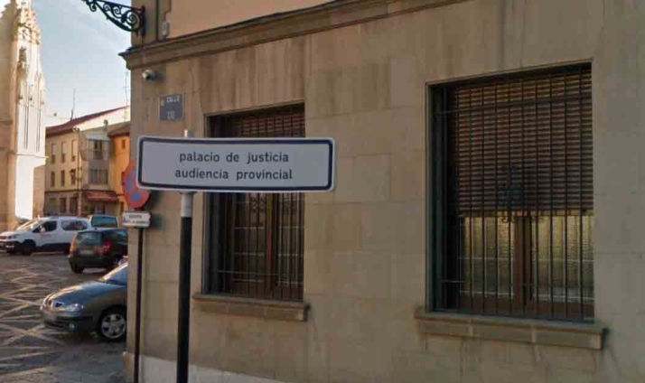 La Audiencia de León condena a una pareja por estafar a un párroco al que engañaron fingiendo la enfermedad de un hijo 