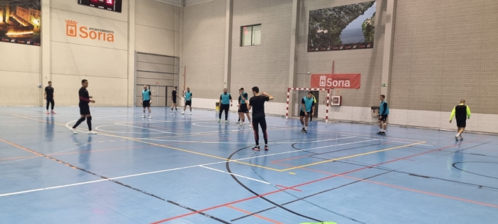 EL BM Soria tratará de mantener el liderato en un campo difícil