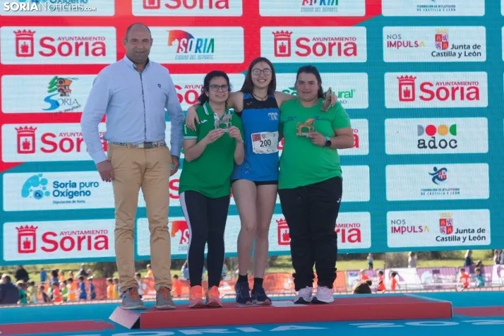 Carrera de relevos de mujeres Soria