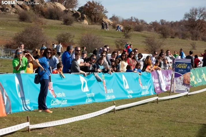 Carrera de relevos de mujeres Soria