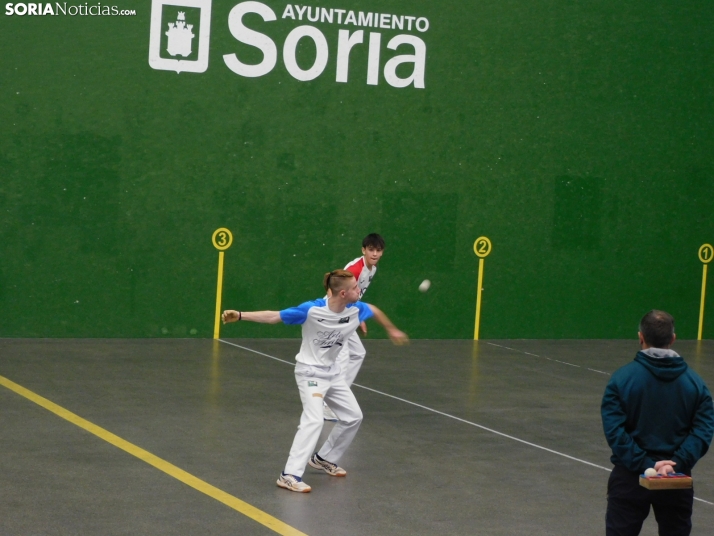 En fotos, los sorianos dominan las primeras semifinal del II Open de Pelota Mano ciudad de Soria