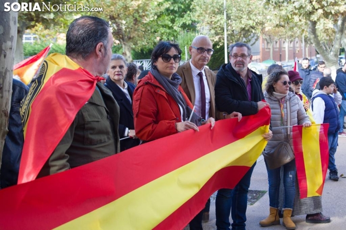 Manifestación de VOX frente a la sede del PSOE de Soria. /SN