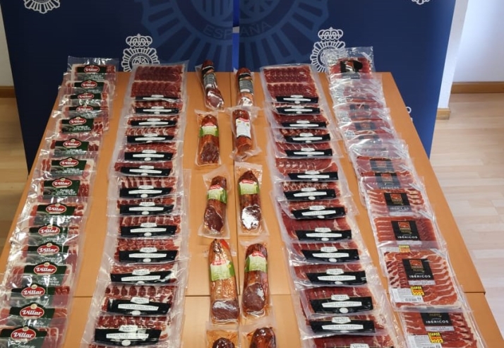 Detenidas en Soria por usar sus abrigos para robar 900 euros en embutidos y bisutería