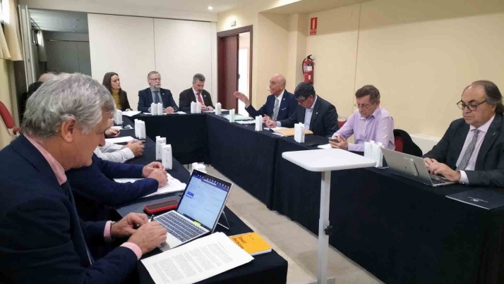 Los veterinarios de Castilla y León y Castilla-La Mancha reprochan la indefinición que rodea a la figura del veterinario de explotación