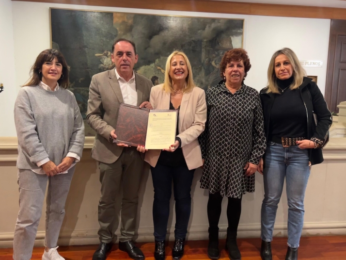 Los alumnos del Santa Isabel llaman a la puerta de las administraciones para hacer prácticas