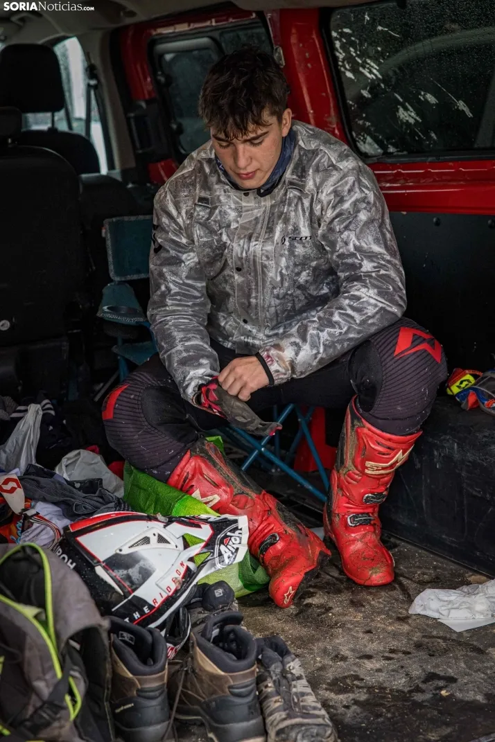 Fotos: Los mejores pilotos de Motocross de Castilla y Le&oacute;n demuestran sus habilidades en Tardelcuende