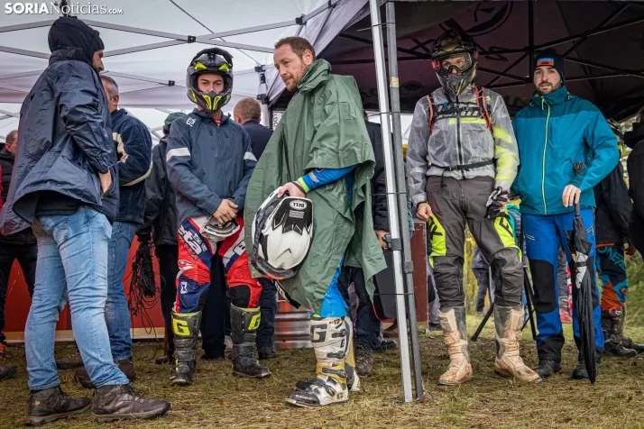 Fotos: Los mejores pilotos de Motocross de Castilla y Le&oacute;n demuestran sus habilidades en Tardelcuende