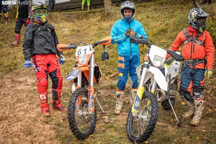 Fotos: Los mejores pilotos de Motocross de Castilla y Le&oacute;n demuestran sus habilidades en Tardelcuende