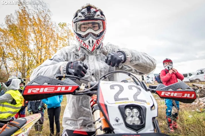 Fotos: Los mejores pilotos de Motocross de Castilla y Le&oacute;n demuestran sus habilidades en Tardelcuende