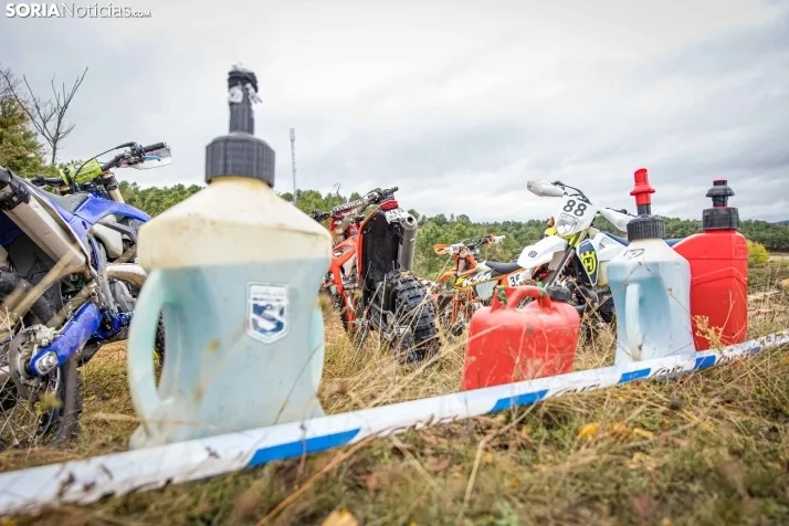 Fotos: Los mejores pilotos de Motocross de Castilla y Le&oacute;n demuestran sus habilidades en Tardelcuende