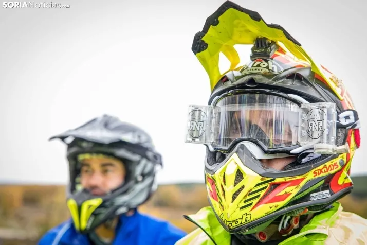 Fotos: Los mejores pilotos de Motocross de Castilla y Le&oacute;n demuestran sus habilidades en Tardelcuende
