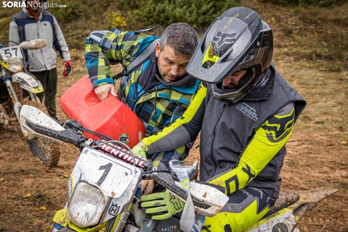 Fotos: Los mejores pilotos de Motocross de Castilla y Le&oacute;n demuestran sus habilidades en Tardelcuende