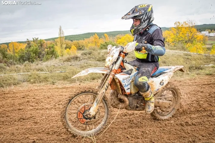 Fotos: Los mejores pilotos de Motocross de Castilla y Le&oacute;n demuestran sus habilidades en Tardelcuende