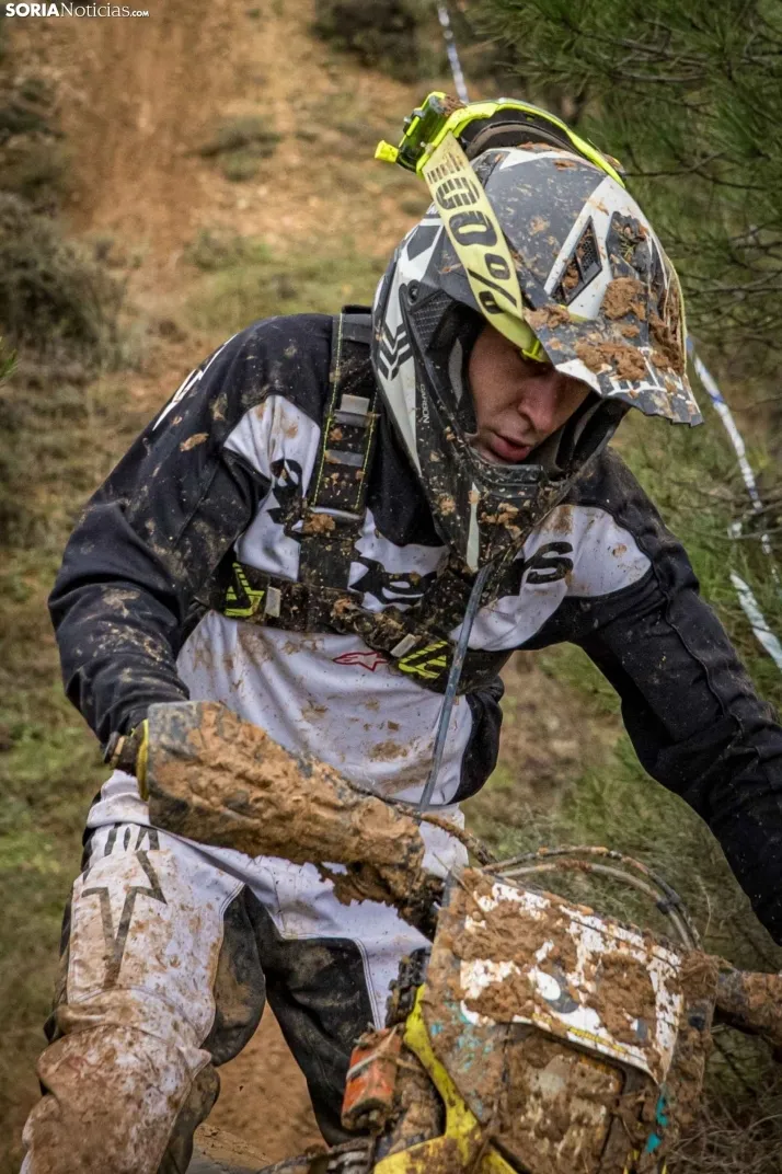 Fotos: Los mejores pilotos de Motocross de Castilla y Le&oacute;n demuestran sus habilidades en Tardelcuende
