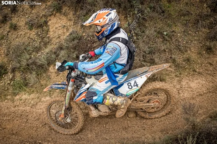 Fotos: Los mejores pilotos de Motocross de Castilla y Le&oacute;n demuestran sus habilidades en Tardelcuende