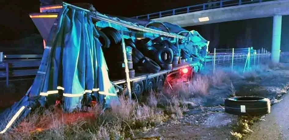 Foto 8 - Dos heridos por un accidente m&uacute;ltiple en la A-15