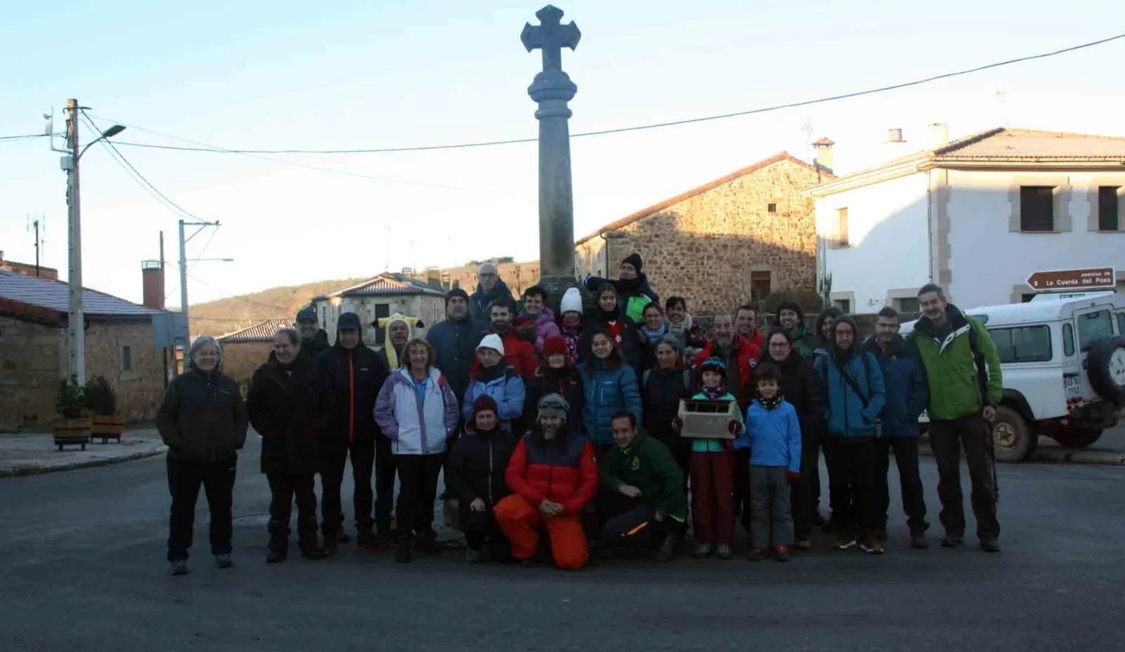 Los excursionistas participantes en el ascenso. 