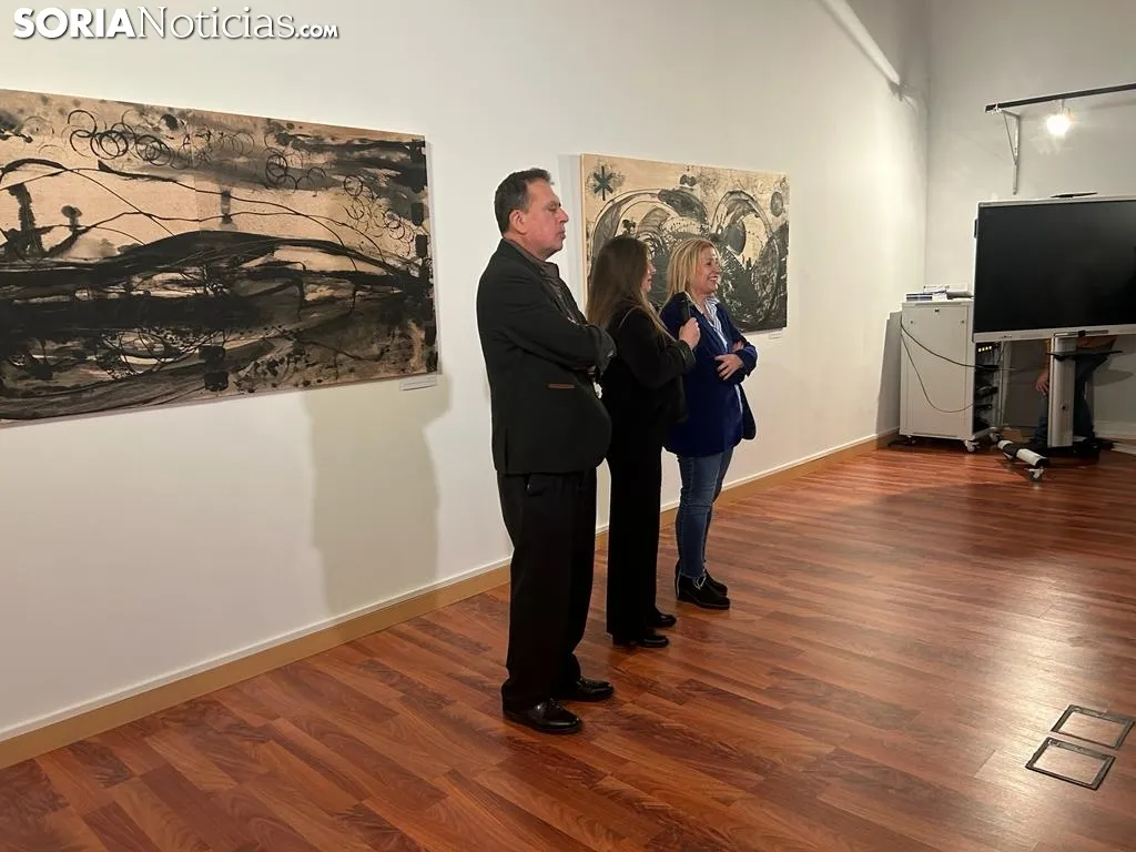 Foto 7 - Seis profesores de la Escuela de Arte crean a ritmo de m&uacute;sica la exposici&oacute;n &lsquo;Mantra&rsquo;