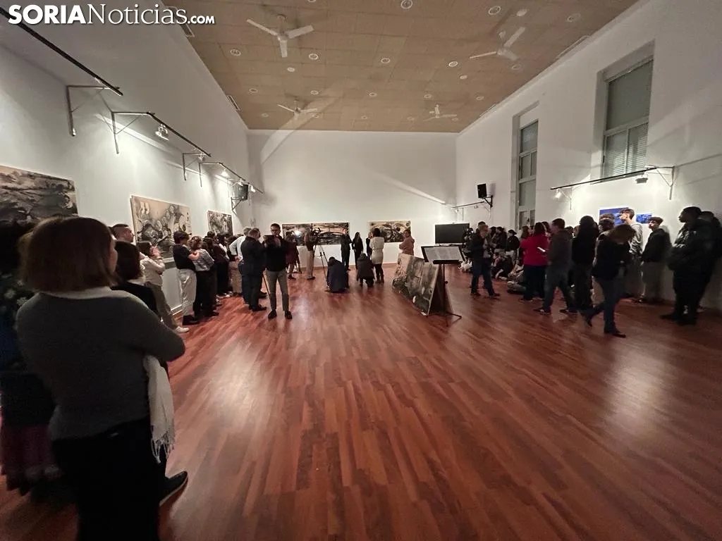Foto 2 - Seis profesores de la Escuela de Arte crean a ritmo de m&uacute;sica la exposici&oacute;n &lsquo;Mantra&rsquo;