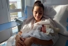 Ariadna Álvarez Tsvetkova protagonizó el primer nacimiento de 2023 en Soria, en la imagen junto a su madre, Viktoriya. 