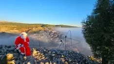 Foto 5 - 60 personas suben al Castillo de Espeja para colocar su tradicional bel&eacute;n 